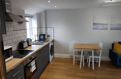 Husbands Bosworth Apartment | New Serviced 1-bed Apartment - inc private parking