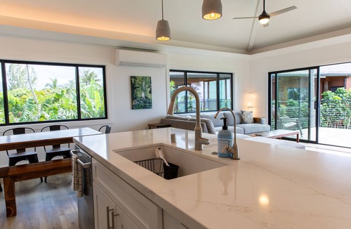 Waialee House | NEW - Spectacular Modern Ocean Front House Huge Garden Private Sea Access