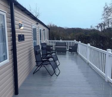 Milford on Sea Resort | NEW STYLE HOLIDAY HOME, quiet location at Award winning Shorefield Country Park - ENTERTAINMENT PASSES INCLUDED!