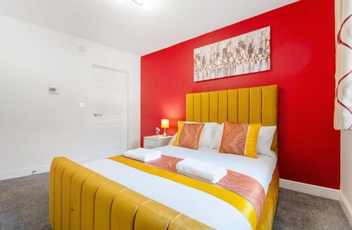 Thornaby On Tees Apartment | NEW! Stylish 5-Bed Apartment in Stockton-on-tees by Stay With Us, Perfect for Contractors & Large Groups, FREE Parking!