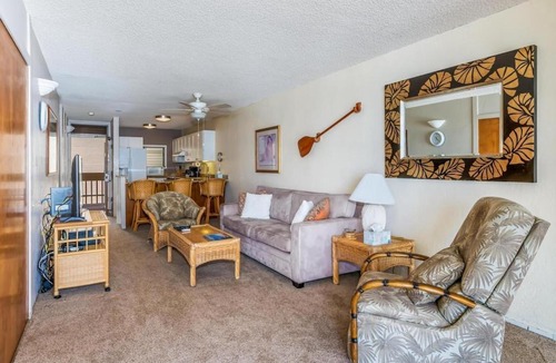 Kailua-Kona House | New Top Hawaii Oceanfront 2BR/2BR with White Sand Beach-Kona Bali Kai 206