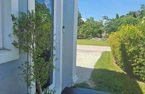 Nassau Apartment | Newly built Suite within walking distance from beach and Palm Cay