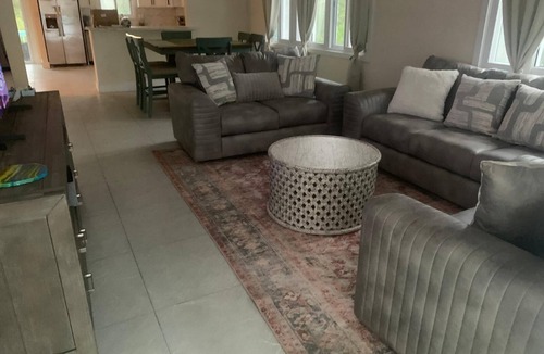 Tarpum Bay Cottage | Newly constructed, Caribbean waterfront cottage offering a serene escape.