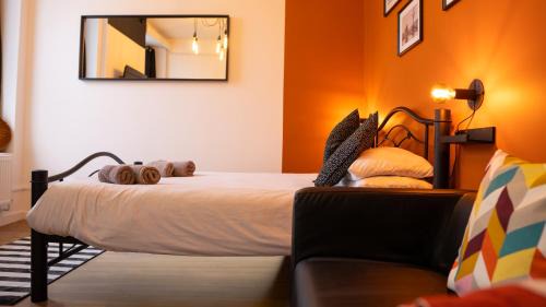 Exeter Apartment | NEWLY Refurbed - Large Studio Apt With Private Parking
