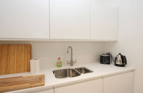 Fitzrovia Apartment | Newly Refurbished Spacious Fitzrovia Apartment