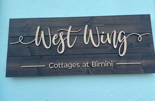 Alice Town Cottage | Newly renovated cottage steps from the water
