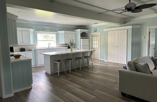 Spanish Wells House | Newly renovated home with Kayaks + Pool