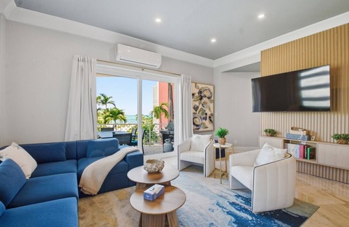 Nassau Condo | Newly Renovated Modern 2BR - Next to Baha Mar