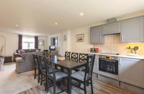 Newquay City Centre House | Newquay - Atlantic Lodge - 10 - Pets - Pools - Gym