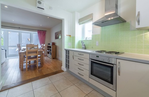 Treator House | No 4 Pentire Rocks is a contemporary maisonette situated in New Polzeath.
