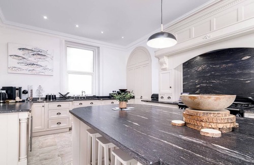 West Cliff Apartment | No. 8 Metropole Towers, Luxury Sea View Apartment in Whitby, Sleeps 8, Balconies, Parking, Dog-Friendly Exceptional luxury sea-view apartment in one of Whitby’s most iconic buildings. With breathtaking coastal views.