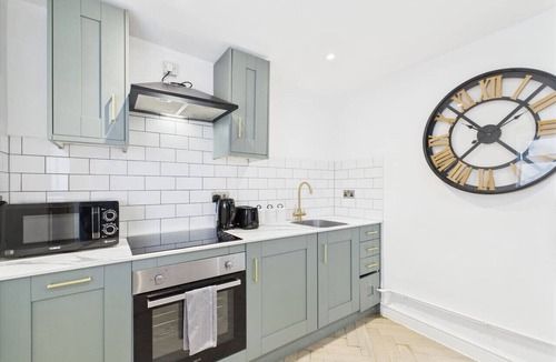 The Cultural Quarter House | North Laine | 6BR | Sleeps18 | x2 Free Parking
