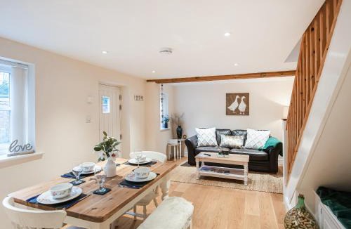Wollerton House | Northwood Farm Cottage