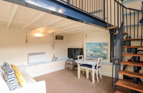 Whitby Apartment | Nutshell
