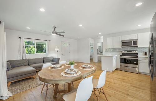 Wahiawa House | Oahu 2BR - Sleeps 4, WiFi + Surf, Hike, All access