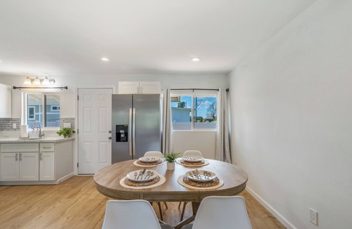 Wahiawa House | Oahu 2BR - Sleeps 4, WiFi + Surf, Hike, All access