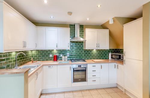 Ware House | Oak Cottage