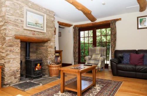 Washbourne House | Oak Tree