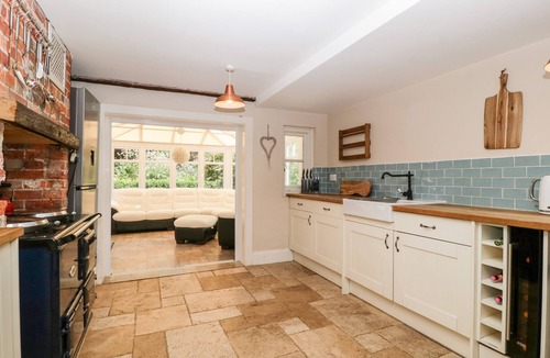 Emery Down House | OAKAPPLE COTTAGE, pet friendly, luxury holiday cottage in Lyndhurst