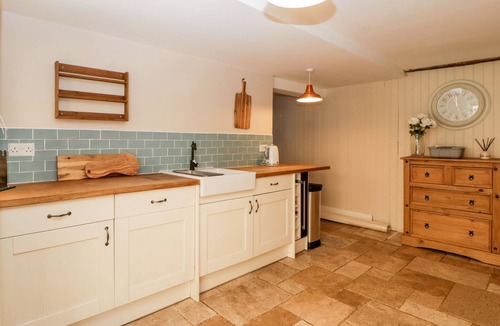 Emery Down House | OAKAPPLE COTTAGE, pet friendly, luxury holiday cottage in Lyndhurst