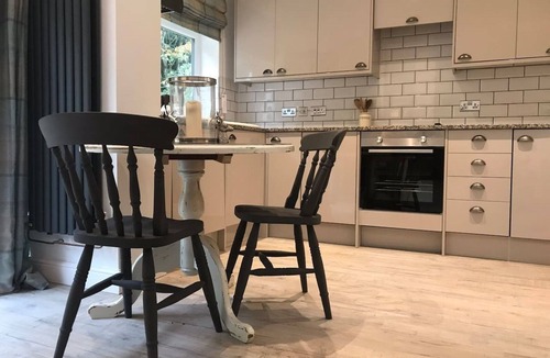 Nantwich Apartment | Oakley Country Retreat-1 Bed-garden-free Parking