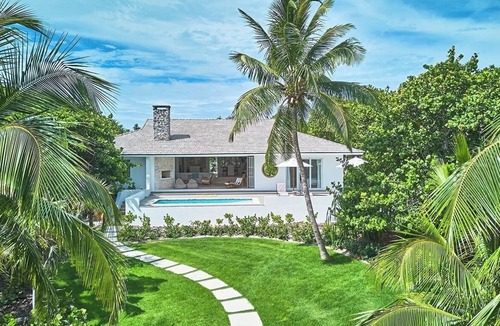 Governor's Harbour Villa | Ocean Breeze Villa: Private Haven for Beach Lovers with Pink Sands Access