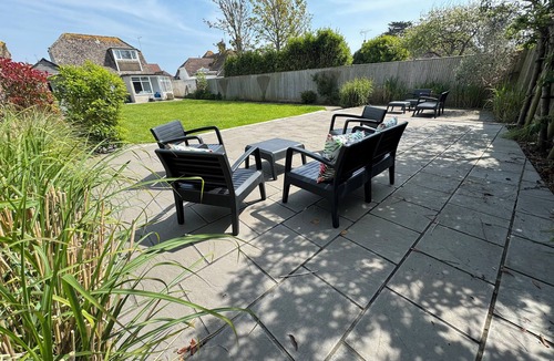 Ferring Cottage | Ocean Cottage, Ferring - seaside cottage with driveway, games room & EV charger
