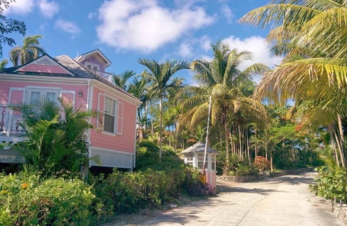 Westward Villas Subdivision Cottage | Ocean Front Cottage - Orange Hill Beach Inn