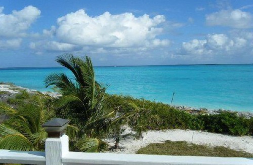 Tar Bay House | Ocean Front House on Beautiful Beach with Breathtaking Views!