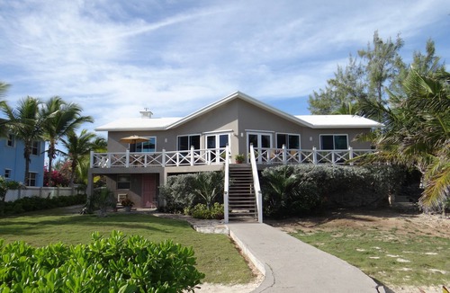 Tar Bay House | Ocean Front House on Beautiful Beach with Breathtaking Views!
