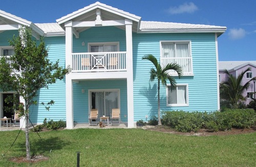 Alice Town Villa | Ocean View Resorts World Bimini Bay 2/2 luxury Villa