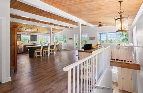 George Town House | Ocean Views - Comfy family home sleeps up to 10 - Hideaways Beach Club