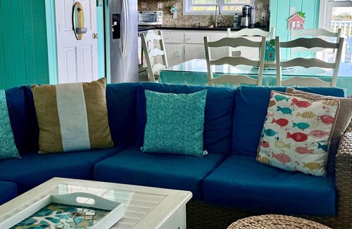Hope Town House | Ocean Views, Sea Breezes and Pool -Family Friendly 3BR/2BA- CATCH A WAVE BAHAMAS