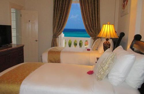 Nassau Hotel | Ocean West Boutique Hotel