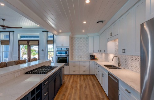 Great Guana Cay House | Oceanfront Estate Putting Green, Pickleball Court, and Pool. Starlink