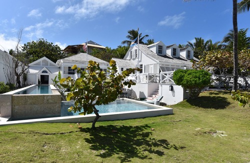 Dunmore Town House | Oceanfront on Harbour Island's famous pink beach with pool.