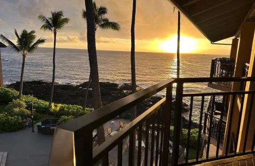 Kailua-Kona Apartment | Oceanfront Penthouse with Loft