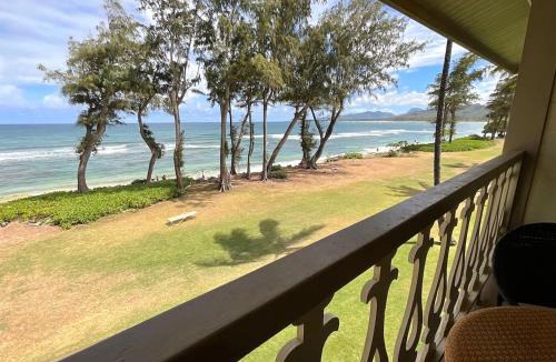 Wailua Apartment | Oceanfront Studio at Islander on the Beach #325
