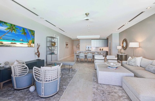 Nassau Apartment | Oceanfront Three-bedroom Condo with Infinity Pool