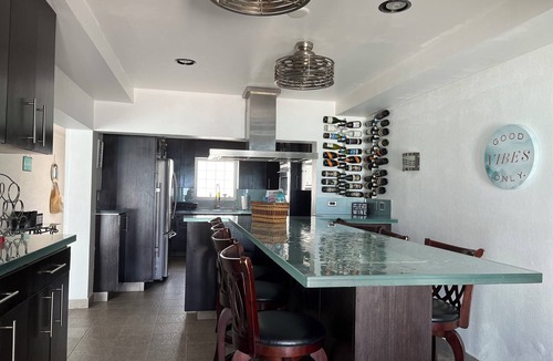 Nassau House | Oceanfront Villa with stunning views and private pool