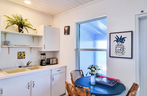 Spanish Wells House | Oceanside house with private tropical garden, kayaks and paddle boards.