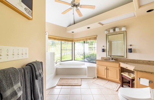 Holualoa House | Oceanview Pool & Spa large group
