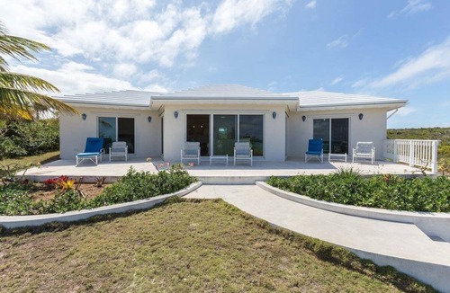 Governor's Harbour House | OceanWaves, A Vacation to Remember!A 1minute walk to private gazebo and beach.