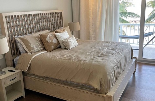 Nassau Condo | Ohana 9093 LLC