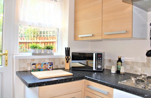 Milton Keynes House | Oldbrook Lovely 3 bedroom house FREE WIFI AND NETFLIX
