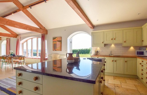Elkstone Cottage | Oldbury Barn - sleeps 11 guests in 4 bedrooms