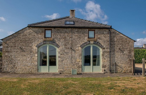 Elkstone Cottage | Oldbury Barn - sleeps 11 guests in 4 bedrooms