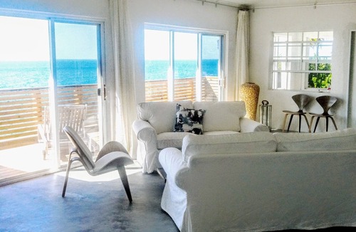 Gregory Town House | Oleander Gardens Beautiful Modern next to Cove Resort