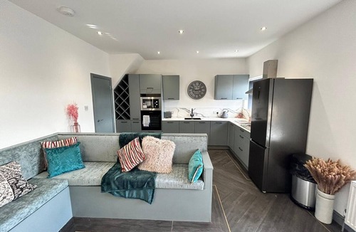 South Shore Apartment | Olivia Rose Suite by Sasco