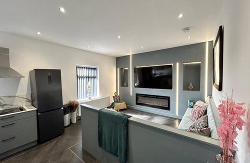 South Shore Apartment | Olivia Rose Suite by Sasco